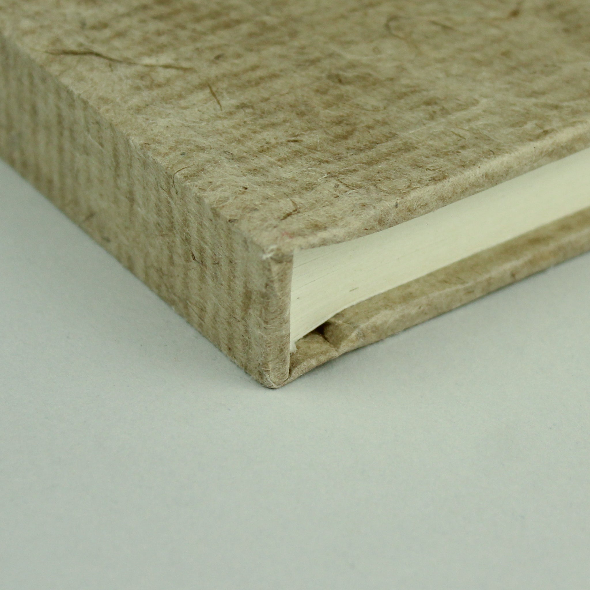 Khadi Papers Hardback Sketchbook: 32 Pages, 210 gsm, Hardback – Perfect ...